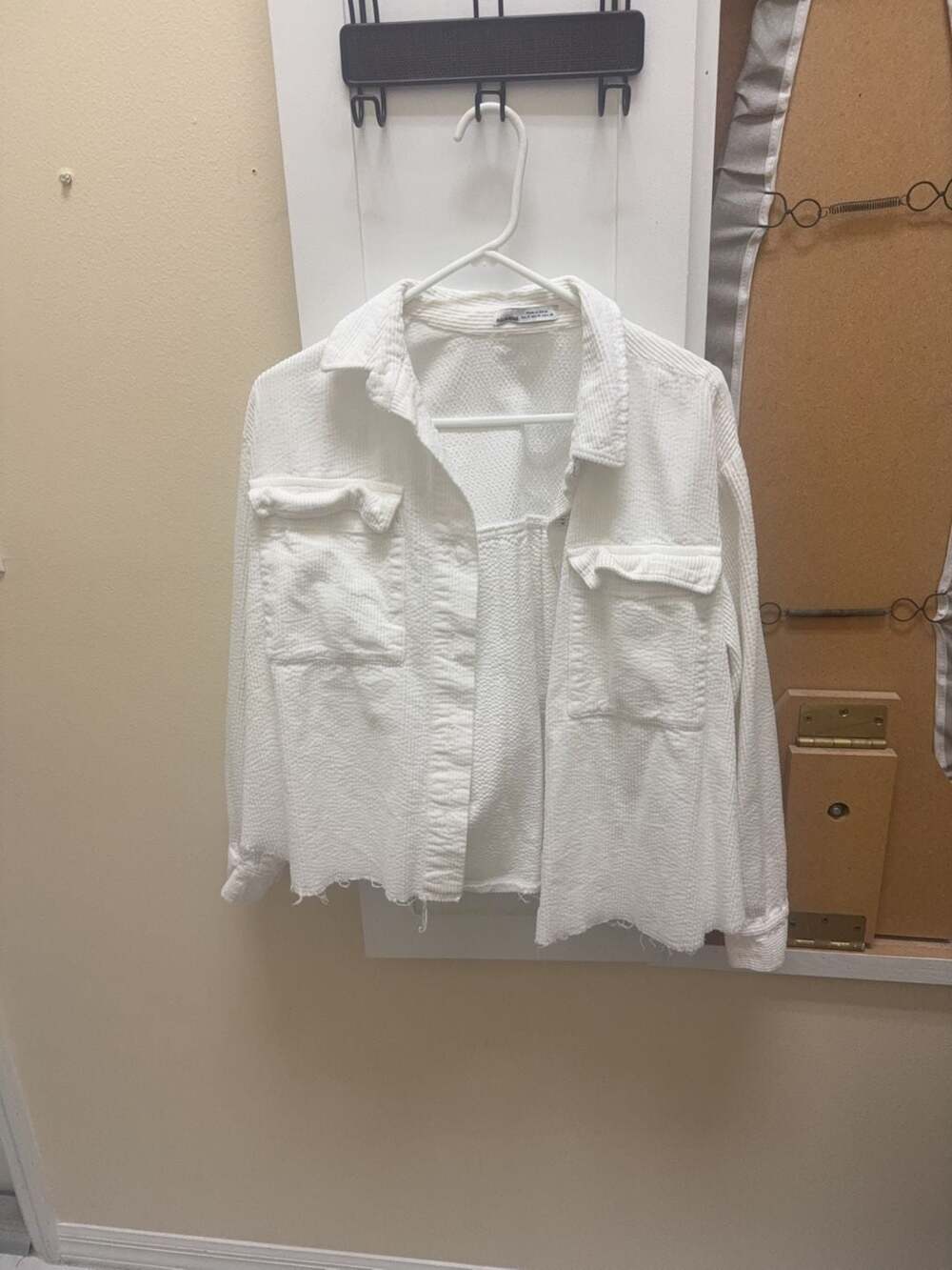 Pull&Bear White Corduroy Button-Up Shirt Size M